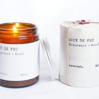 Synergi doftljus Coin de feu - Cedarwood/Moss